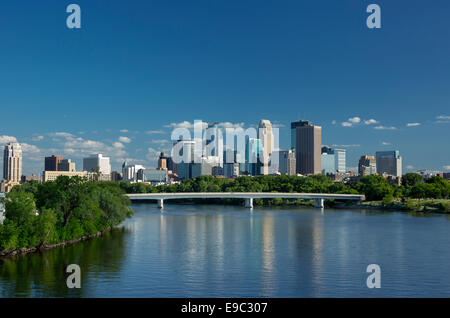 DOWNTOWN SKYLINE MISSISSIPPI RIVER MINNEAPOLIS MINNESOTA USA Stock Photo