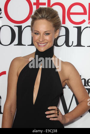 LOS ANGELES - APR 21: Alyshia Ochse at the "The Other Woman" Premiere