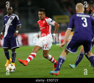 Oct. 22, 2014 - Anderlecht, United Kingdom - Arsenal's Alexis Sanchez in action..- UEFA Champions League - RSC Anderlecht vs Arsenal - Constant Vanden Stock Stadium - Belgium - 22nd October 2014 - Picture David Klein/Sportimage. Stock Photo