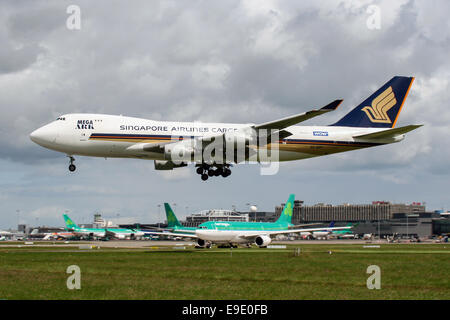 Singapore Airlines Cargo Boeing 747-400 approaches runway 28 at Dublin airport. Stock Photo