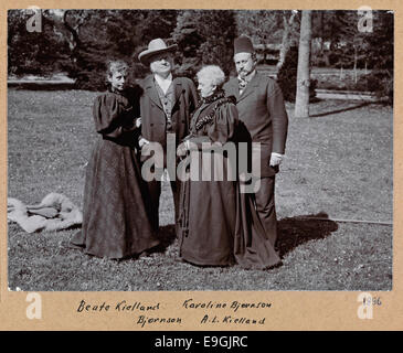 Bjørnstjerne Bjørnson og Karoline Bjørnson sammen med Beate og Alexander Kielland, 1896 Stock Photo