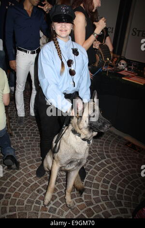 Hollywood, California, USA. 26th Oct, 2014. I15708CHW.The Amanda Foundation's 2014 Bow Wow Beverly Hills Halloween Rodeo Drive ''Night Of The Living Dog!'' Event.Via Rodeo, Beverly Hills, CA.10/26/2014.SAMI AUTRY .©Clinton H. Wallace/Photomundo/ Photos inc © Clinton Wallace/Globe Photos/ZUMA Wire/Alamy Live News Stock Photo