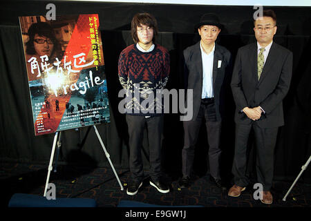 Shingo Ota, Akinobu Kawatsu, Kotaro Date, Oct 27, 2014 : Tokyo, Japan : Director Shingo Ota, Associate Producer and Line producer Akinobu Kawatsu and Producer Kotaro Date pose for the cameras during the stage greeting of the movie 'Fragile' at TOHO CINEMAS in Roppongi on October 27, 2014, Tokyo, Japan. The 27th Tokyo International Film Festival is one of the biggest film festival in Asia and runs from October 23 to 31. Credit:  Aflo Co. Ltd./Alamy Live News Stock Photo