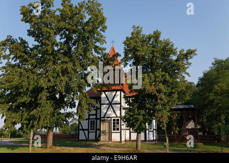 Small half-timbered village church, Altlewin, Neutrebbin, Oderbruch, Märkisch-Oderland, Brandenburg, Germany