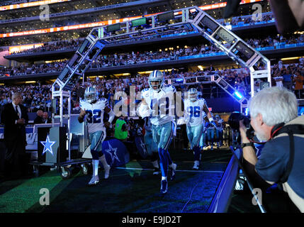 Dallas Cowboys cornerback Orlando Scandrick, left, has a discussion with  Rowdy the mascot before the Cowboys training camp at the Alamodome in San  Antonio, Texas, Thursday, July 30, 2009. (Photo by Ron