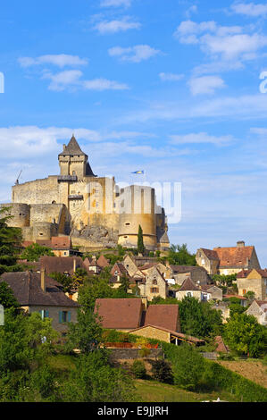 Townscape with Castelnaud Castle, Château de Castelnaud, Castelnaud-la-Chapelle, Département Dordogne, Aquitaine, France Stock Photo