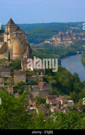 Townscape with Castelnaud Castle, Château de Castelnaud, Castelnaud-la-Chapelle, Département Dordogne, Aquitaine, France Stock Photo