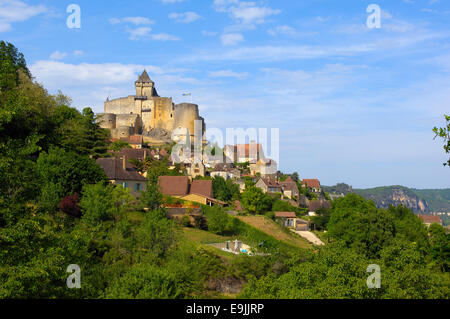 Townscape with Castelnaud Castle, Château de Castelnaud, Castelnaud-la-Chapelle, Département Dordogne, Aquitaine, France Stock Photo