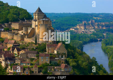 Townscape with Castelnaud Castle, Château de Castelnaud, Castelnaud-la-Chapelle, Département Dordogne, Aquitaine, France Stock Photo