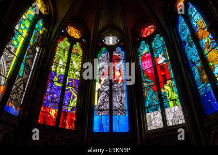 Modern stained glass windows in the Nevers Cathedral / Cathédrale Saint-Cyr-et-Sainte-Julitte de Nevers, Burgundy, France Stock Photo