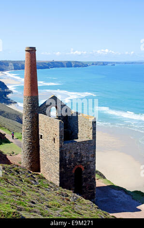 The old Towanroath engine house at the closed Wheal Coates tin mine near St.Agnes in Cornwall, UK Stock Photo