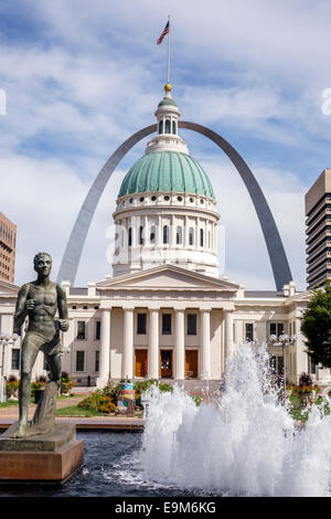 Saint St. Louis Missouri,Old Courthouse,Court House,Gateway Arch,memorial,catenary,fountain,Kiener Plaza,park,statue,MO140901070 Stock Photo