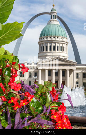 Saint St. Louis Missouri,Old Courthouse,Court House,Gateway Arch,memorial,catenary,fountain,Kiener Plaza,park,statue,flowers,MO140901072 Stock Photo