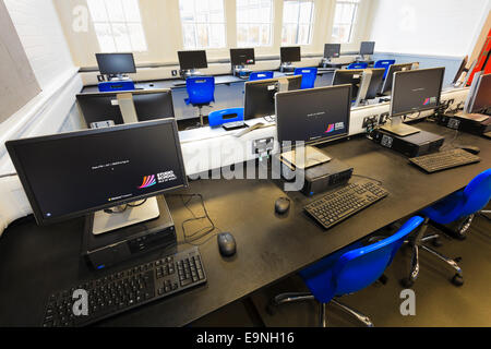 Unoccupied pupils computer room at Isle of Wight Studio School Stock Photo