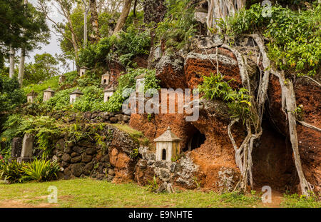 88 Buddhist temples at Lawai Valley Kauai Stock Photo