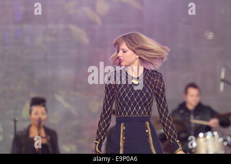 New York, USA. 30th Oct, 2014. Taylor Swift performs in New York City's Times Square for '' Good Morning America'' concert series © Bruce Cotler/Globe Photos/ZUMA Wire/Alamy Live News Stock Photo