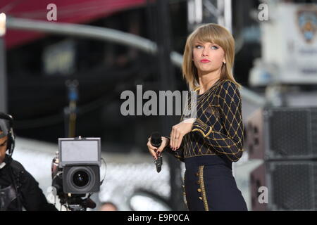 New York, USA. 30th Oct, 2014. Taylor Swift performs in New York City's Times Square for '' Good Morning America'' concert series © Bruce Cotler/Globe Photos/ZUMA Wire/Alamy Live News Stock Photo