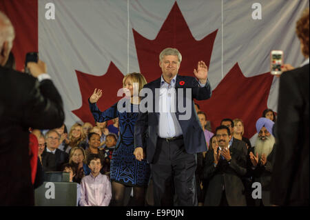 Vaughan, CAN., 30 Oct 2014 - Prime Minister Stephen Harper at a campaign-style stop in Vaughan at the Joseph & Wolf Lebovic Jewish Community Campus to announce a series of tax measures, including the long-promised income splitting. Credit:  Victor Biro/Alamy Live News Stock Photo