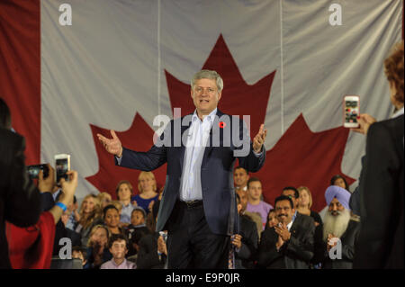 Vaughan, CAN., 30 Oct 2014 - Prime Minister Stephen Harper at a campaign-style stop in Vaughan at the Joseph & Wolf Lebovic Jewish Community Campus to announce a series of tax measures, including the long-promised income splitting. Credit:  Victor Biro/Alamy Live News Stock Photo