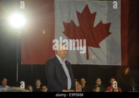 Vaughan, CAN., 30 Oct 2014 - Prime Minister Stephen Harper at a campaign-style stop in Vaughan at the Joseph & Wolf Lebovic Jewish Community Campus to announce a series of tax measures, including the long-promised income splitting. Credit:  Victor Biro/Alamy Live News Stock Photo