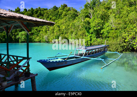 Small wood floating fishing platform in sulawesi indonesia 12209687 Stock  Photo at Vecteezy