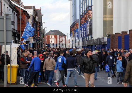 Liverpool, UK. Saturday 01 November 2014  Pictured: A crowd of Everton fans outside goodison Park.  Re: Premier League Everton v Swansea City FC at Goodison Park, Liverpool, Merseyside, UK. Credit:  D Legakis/Alamy Live News Stock Photo