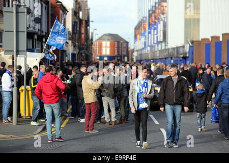 Liverpool, UK. Saturday 01 November 2014  Pictured: A crowd of Everton fans outside goodison Park.  Re: Premier League Everton v Swansea City FC at Goodison Park, Liverpool, Merseyside, UK. Credit:  D Legakis/Alamy Live News Stock Photo