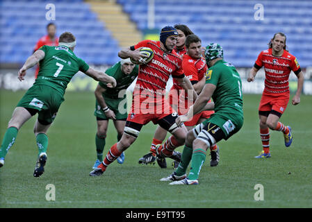 Reading, UK. 01st Nov, 2014. LV Cup Rugby. London Irish versus Leicester Tigers. Harry Wells makes a break. Credit:  Action Plus Sports/Alamy Live News Stock Photo