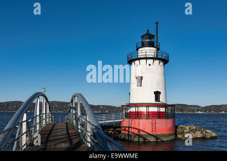 Sleepy Hollow Lighthouse (aka Tarrytown Lighthouse and Kingsland Point Lighthouse), Sleepy Hollow, New York, USA Stock Photo