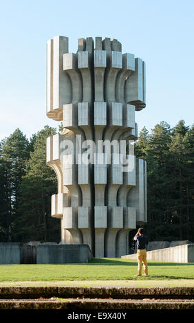 The Kozara Monument by sculptor Dusan Dzamonja is pictured on the peak of the Kozara mountain range close to Prijedor, Bosnia and Herzegovina, 23 October 2014. The monument, which was built in 1972, commemorates the battle between Yugoslavian partisans and the Croatian army, the Utasha militia and the German Wehrmacht, in July 1942. Photo: Hauke Schroeder/dpa - NO WIRE SERVICE - Stock Photo