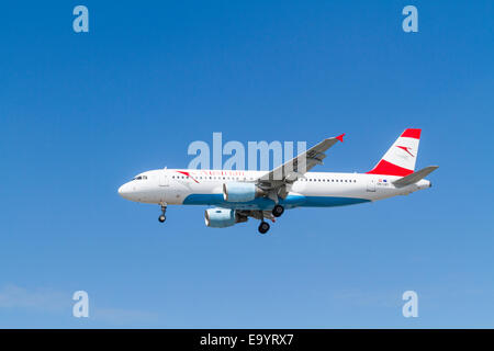 Austrian Airlines Airbus A320 plane, OE-LBT on its approach for landing at London Heathrow, England, UK Stock Photo