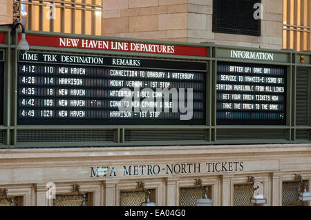 Grand Central Station Terminal in Lower Midtown . 42nd Street and Park Avenue. Tel 212-340-2583 . ( sightseeing Wed - Fri 24:30 Stock Photo