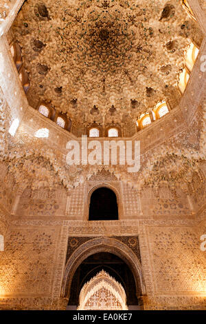 Alhambra Palace, Sala de Dos Hermanas, Palacio de los Leones, Granada, Andalusia, Spain Stock Photo