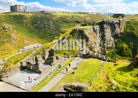 Tintagel Castle, Cornwall, UK.  Ruins of the Island courtyard and Great Hall leading to the Upper and Lower mainland courtyards. Stock Photo
