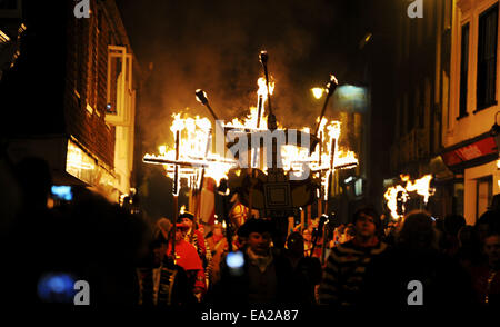 Lewes, Sussex, UK. 5th November, 2014. Thousands of people at the annual Lewes Bonfire Celebrations and Parades Stock Photo