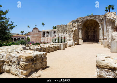 Ruins of the Great Stone Church, Mission San Juan Capistrano, San Juan Capistrano, Orange County, California, USA Stock Photo