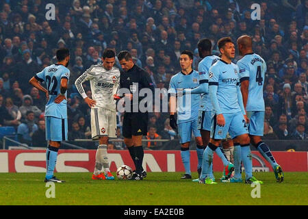 Manchester, UK. 05th Nov, 2014. Champions League Group Stage. Manchester City versus CSKA Moscow. The referee pulls the red card out of his pocket and sends Fernandinho of Manchester City off the field of play in the 69th minute Credit:  Action Plus Sports/Ģ����ý Live News Stock Photo