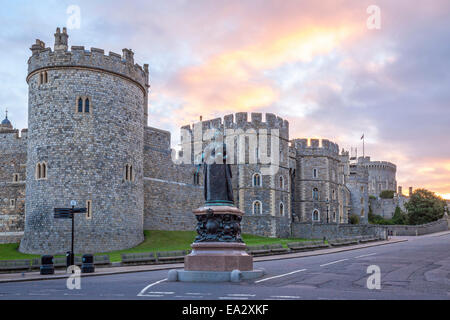 Windsor Castle and statue of Queen Victoria at sunrise, Windsor, Berkshire, England, United Kingdom, Europe Stock Photo