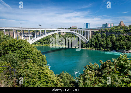 Ontario - New York border crossing at Niagara Falls Stock Photo - Alamy