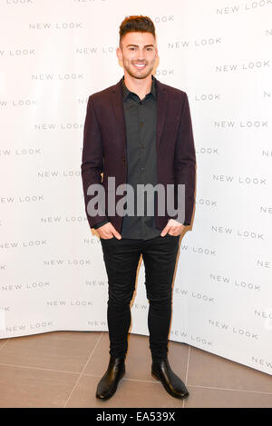 London,UK, 6th Nov 2014 : 'Blogger' attends the X-Factor Finalist Photocall at New Look on Oxford Street in London. Credit:  See Li/Alamy Live News Stock Photo