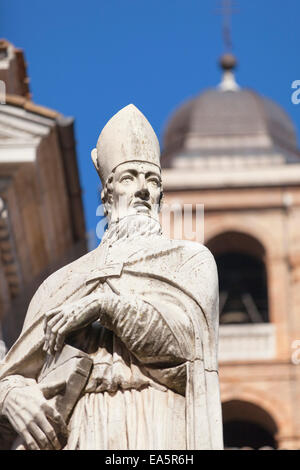 Statue outside Duomo (Cathedral), Urbino (UNESCO World Heritage Site), Le Marche, Italy Stock Photo