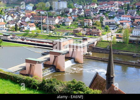 A lock and weir system at Hirschhorn in the Neckar Valley, Hesse, Germany Stock Photo