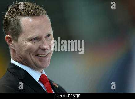 Munich, Germany. 07th Nov, 2014. Canada's head coach Jeff Tomlinson during the Deutschland Cup match between Canada and Slovakia in the Olympic Eissporthalle in Munich, Germany, 07 November 2014. Photo: ANDREAS GEBERT/dpa/Alamy Live News Stock Photo