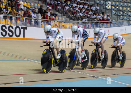 Guadalajara, Mexico. 7th Nov, 2014. UCI Track World Cup Series 2014-15 Round I - Guadalajara, Mexico  Great Britain Women's Team Pursuit - Laura Trott, Ciara Horne, Katie Archhibald, Elinor Barker Credit:  Guy Swarbrick/trackcycling.net/Alamy Live News Stock Photo