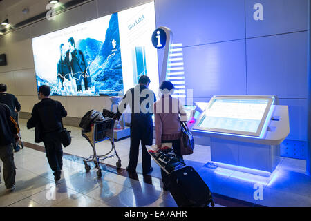 Interior of airport terminal building at Dubai International Airport, Dubai Airport, United Arab Emirates, U.A.E., Middle East. Stock Photo