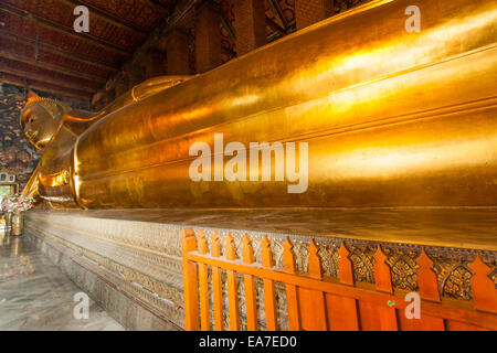 Reclining Buddha at Wat Pho Bangkok, Thailand Stock Photo
