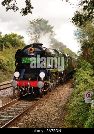 Merchant Navy class pacific No 35028 Clan Line hauling the Belmond (VSOE) British Pullman to Bath and Bristol. 24th September 2014. Stock Photo