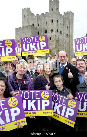 Rochester, UK. 8th Nov, 2014. Nigel Farage returns to Rochester for the seventh time to support Mark Reckless before the by-election on 20th November. Meeting with supporters at the Castle Stock Photo