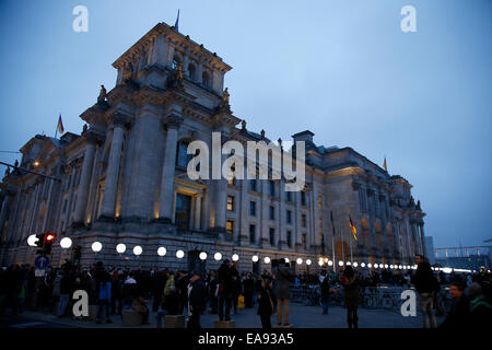 Berlin, Germany. 09th Nov, 2014. 25th anniversary of German reunification on November 9th, 2014 in Berlin, Germany. Credit:  Reynaldo Chaib Paganelli/Alamy Live News Stock Photo