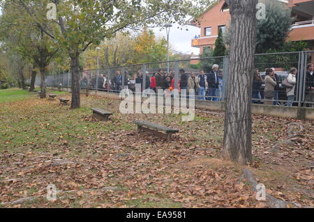 Catalonia Consultation Day -Referendum- (Sant Cugat Barcelona, Nov. 9th, 2014) People waiting to vote Stock Photo